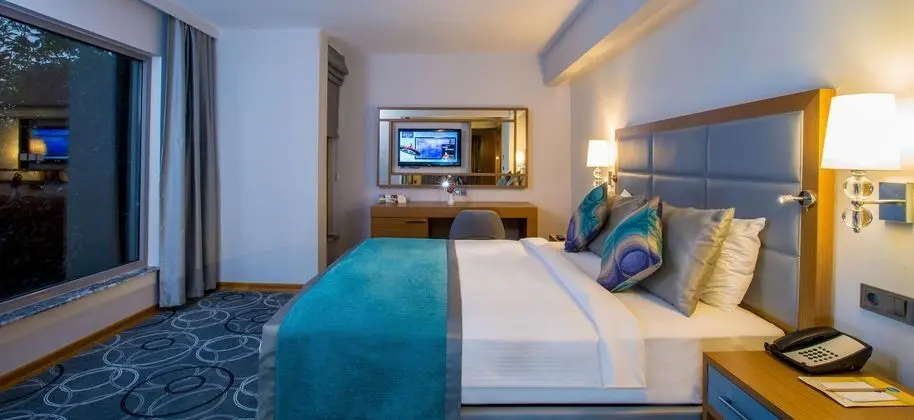 https://images.etstur.com/files/images/hotelImages/TR/55109/l/Pine-Bay-Holiday-Resort-Hotel-Oda-363272.jpg