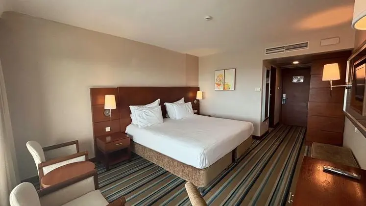 https://images.etstur.com/files/images/hotelImages/TR/55109/l/Pine-Bay-Holiday-Resort-Hotel-Oda-380703.jpg