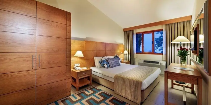 https://imagessl.etstur.com/files/images/hotelImages/TR/55109/l/Pine-Bay-Holiday-Resort-Hotel-Oda-267755.jpg