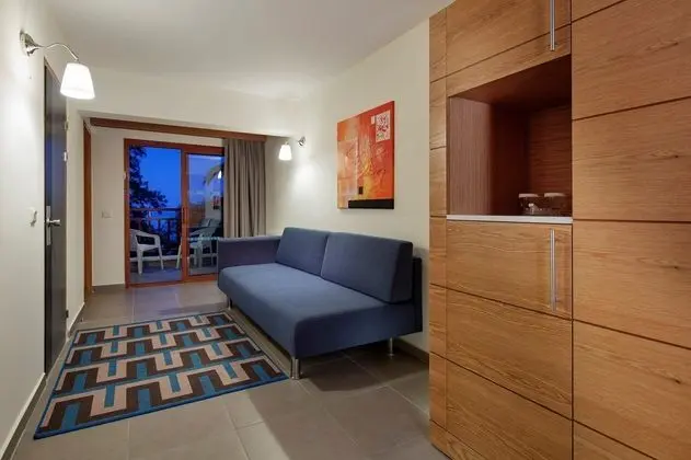 https://imagessl.etstur.com/files/images/hotelImages/TR/55109/l/Pine-Bay-Holiday-Resort-Hotel-Oda-267761.jpg
