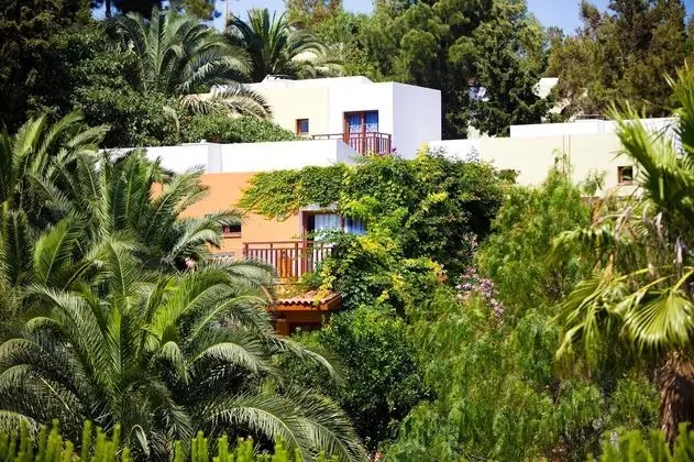 https://imagessl.etstur.com/files/images/hotelImages/TR/55109/l/Pine-Bay-Holiday-Resort-Hotel-Oda-267763.jpg