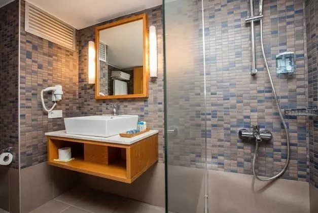 https://imagessl.etstur.com/files/images/hotelImages/TR/55109/l/Pine-Bay-Holiday-Resort-Hotel-Oda-267946.jpg
