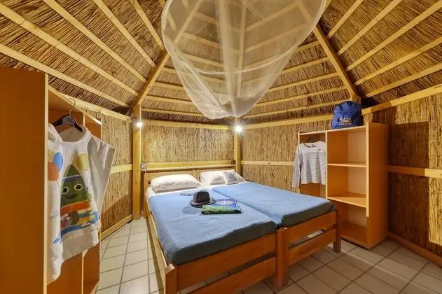 Comfort Bungalow with 2 beds (USB, Indoor lighting, WiFi Signal) all inclusive