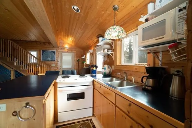 Ev, Birden Çok Yatak (Pine Beach Retreat)