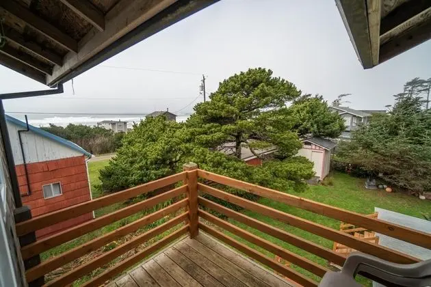 Ev, Birden Çok Yatak (Pine Beach Retreat)