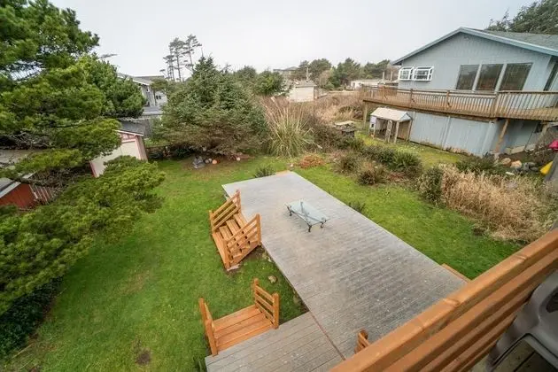 Ev, Birden Çok Yatak (Pine Beach Retreat)