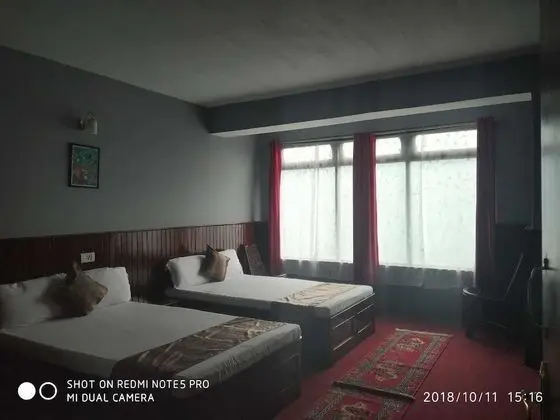 Deluxe Tek Büyük Yataklı Oda, Sigara İçilebilir, Dağ Manzaralı