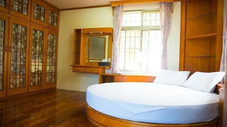 Dört Kişilik Oda, Özel Banyo, Dağ Manzaralı