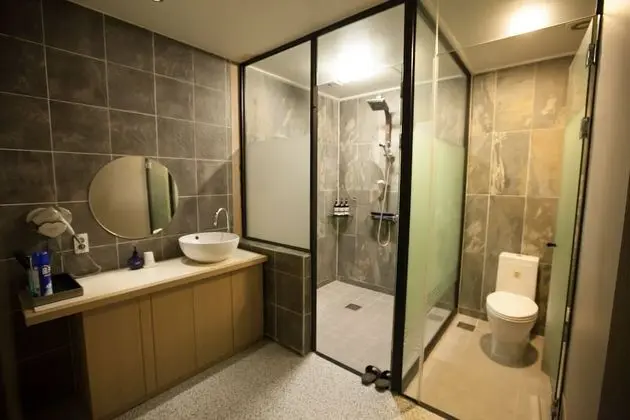 Standard Tek Büyük Yataklı Oda, 1 Yatak Odası, Sigara İçilmez (Ocean View or Mountain View)