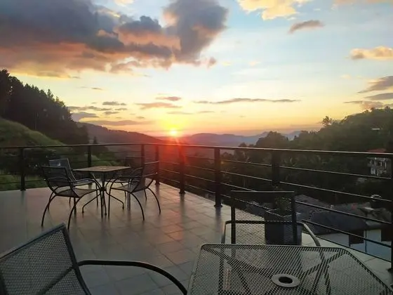 Deluxe Tek Büyük Yataklı Oda, Dağ Manzaralı