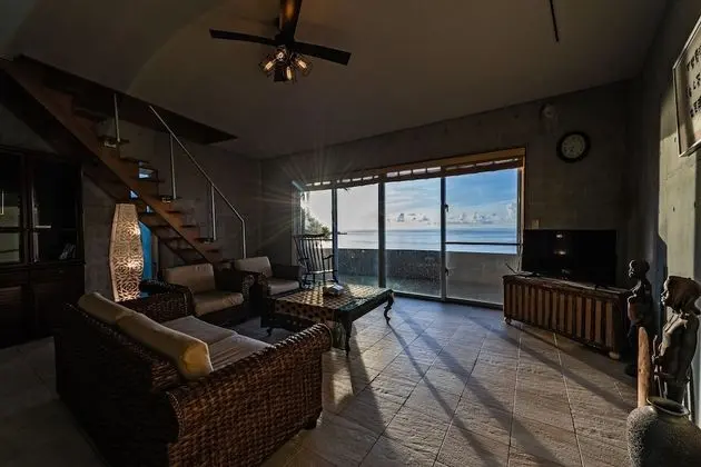 Comfort Ev, Sigara İçilmez (Beachfront, Pine House in Ginoza Hous)