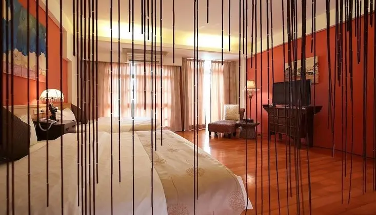 Deluxe Dört Kişilik Oda, Bahçe Manzaralı