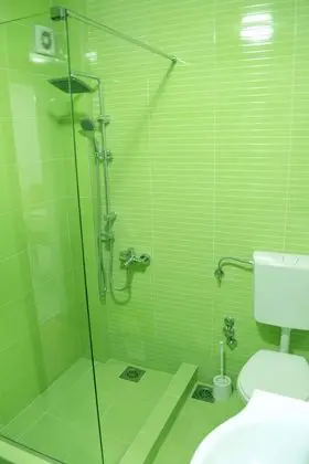 Üç Kişilik Oda, Balkon
