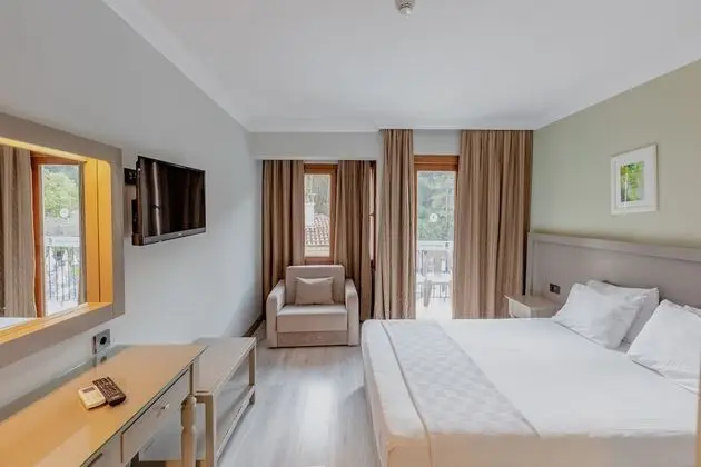 Standard Tek Büyük veya İki Ayrı Yataklı Oda