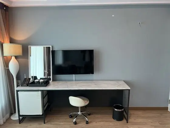 Deluxe Room (Cooking not allowed, prohibited from brining crab & seafood)