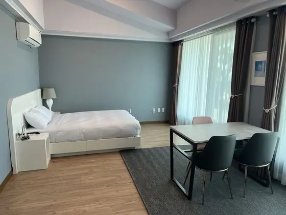 Deluxe Room (Cooking not allowed, prohibited from brining crab & seafood)