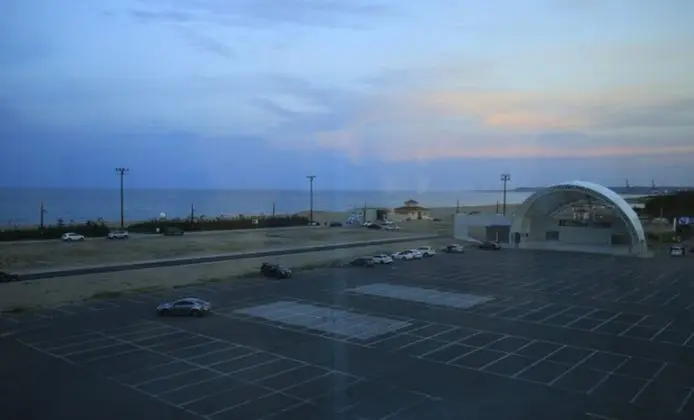 Deluxe Room (Cooking not allowed, prohibited from brining crab & seafood)