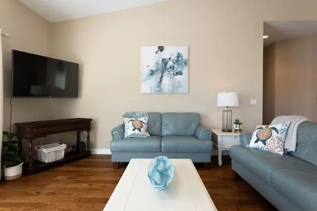 Ev (Gid Zooks FL House ~ Pinecraft Glory )