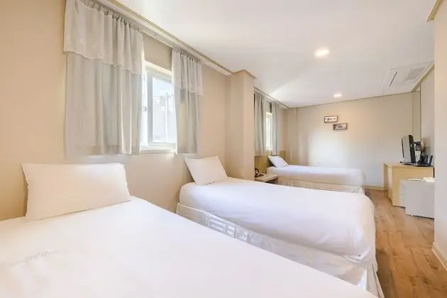 Deluxe Üç Kişilik Oda