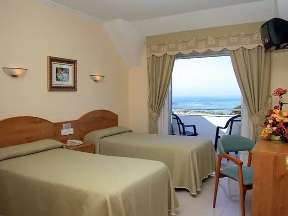 Üç Kişilik Oda (2 adults + 1 child)