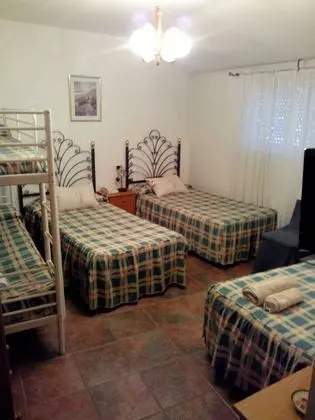 Standard Dört Kişilik Oda