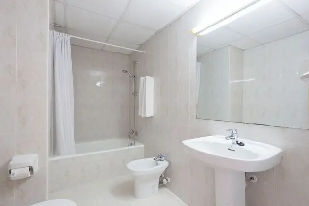 Tek Büyük Yataklı Oda, Balkon
