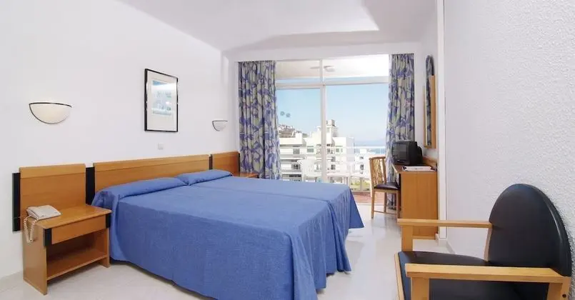 Tek Büyük Yataklı Oda, Balkon (2 Adults + 1 Child)
