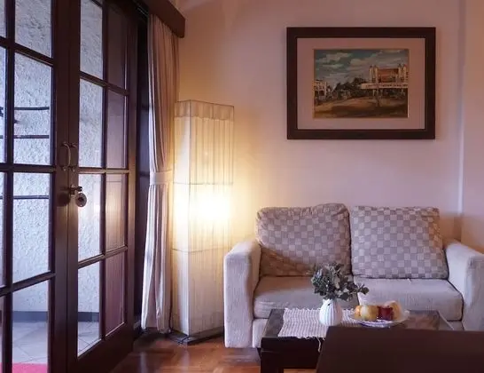 Büyük Yataklı Tek Kişilik Oda