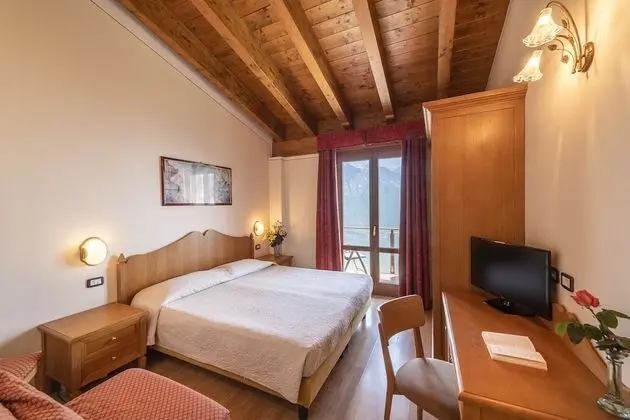 Superior Oda, Balkon, Göl Manzaralı