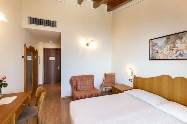 Superior Oda, Balkon, Göl Manzaralı