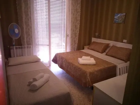 Üç Kişilik Oda