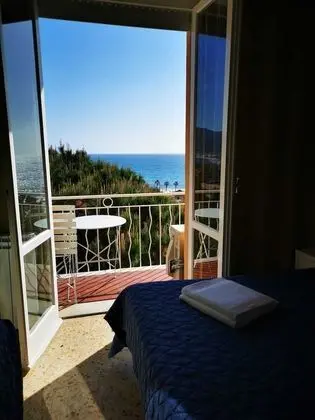 Üç Kişilik Oda