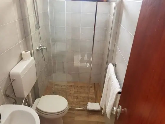 Üç Kişilik Oda