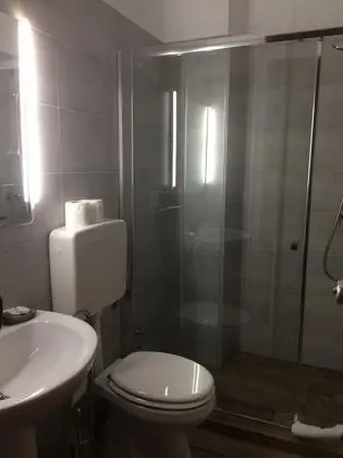 Üç Kişilik Oda