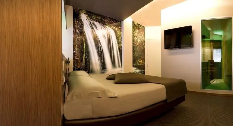 Business Büyük Yataklı Tek Kişilik Oda