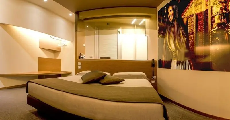 Business Büyük Yataklı Tek Kişilik Oda