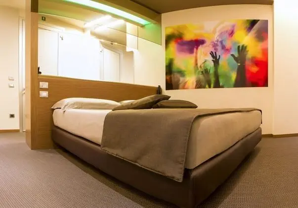 Business Büyük Yataklı Tek Kişilik Oda