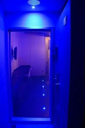 Design Büyük Yataklı Tek Kişilik Oda