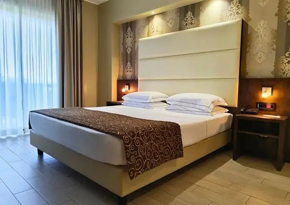 Premium Büyük Yataklı Tek Kişilik Oda, Balkon (City Transfer Included)