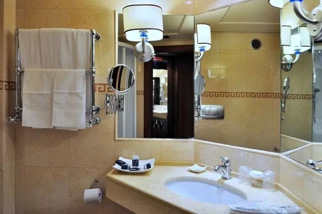 Superior Tek Büyük Yataklı Oda, Balkon (City center transfer included)