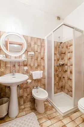 Economy Tek Büyük Yataklı Oda