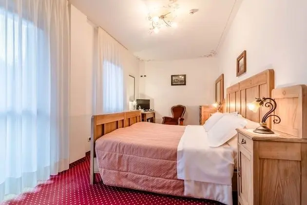 Tek Büyük veya İki Ayrı Yataklı Oda