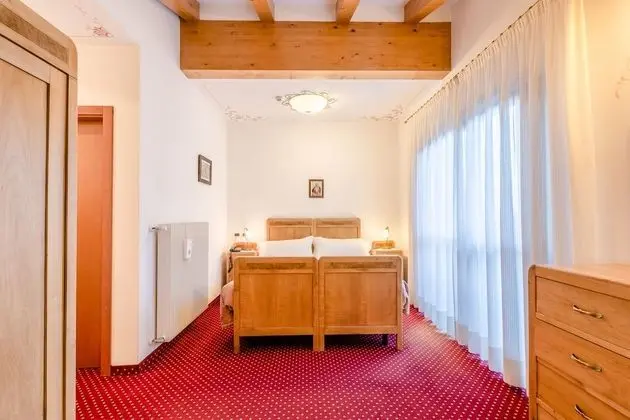 Tek Büyük veya İki Ayrı Yataklı Oda