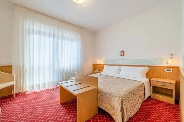 Tek Büyük veya İki Ayrı Yataklı Oda