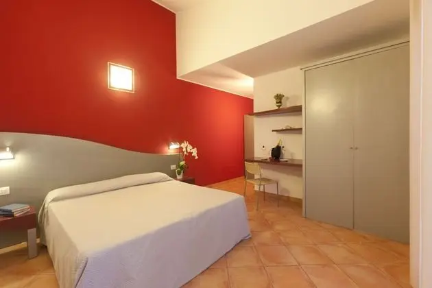 Tek Büyük Yataklı Oda, Engellilere Uygun, Küçük Mutfak