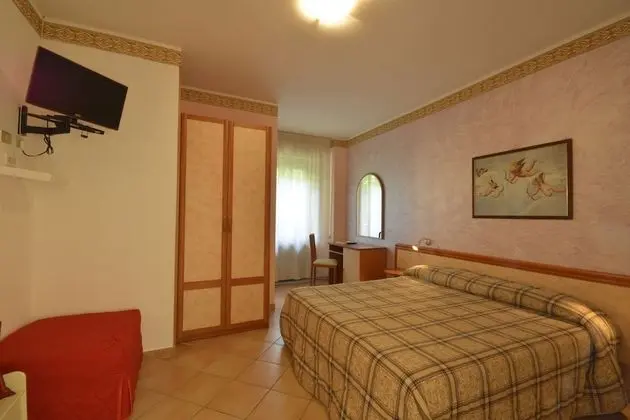 Basic Tek Büyük Yataklı Oda