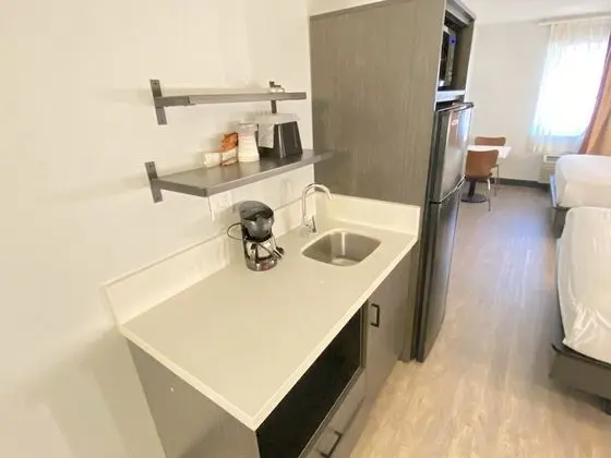 Deluxe Oda, 2 Büyük (Queen) Boy Yatak, Engellilere Uygun, Sigara İçilmez