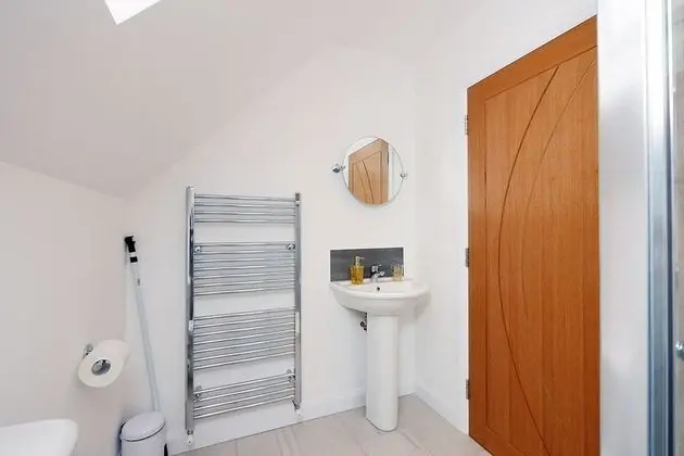 Tek Büyük Yataklı Oda, Banyolu/Duşlu (Skye Room)