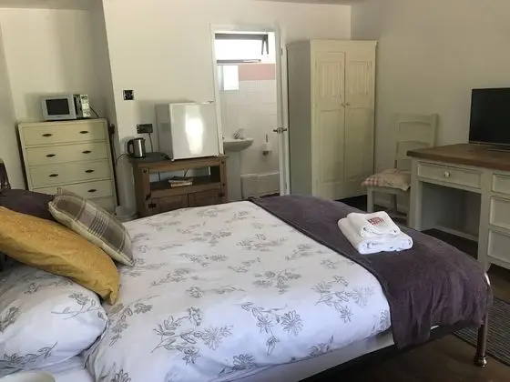 Standard Tek Büyük Yataklı Oda