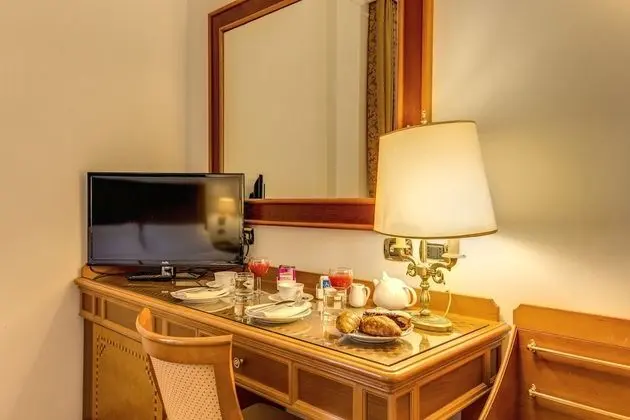 Büyük Yataklı Tek Kişilik Oda